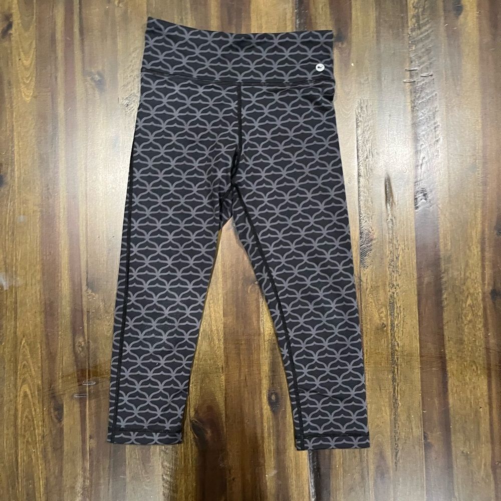 Vineyard Vines Etched Whale Tail Print Cropped Leggings, Women's Size XSmall